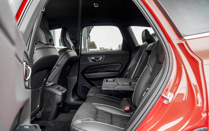 Volvo XC 60 cena 133900 przebieg: 112000, rok produkcji 2018 z Sławno małe 781
